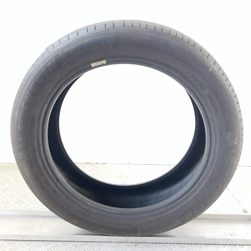 Gomma Usata 205 55 R19 97V Michelin e-PRIMACY 83% Estivo - immagine 5