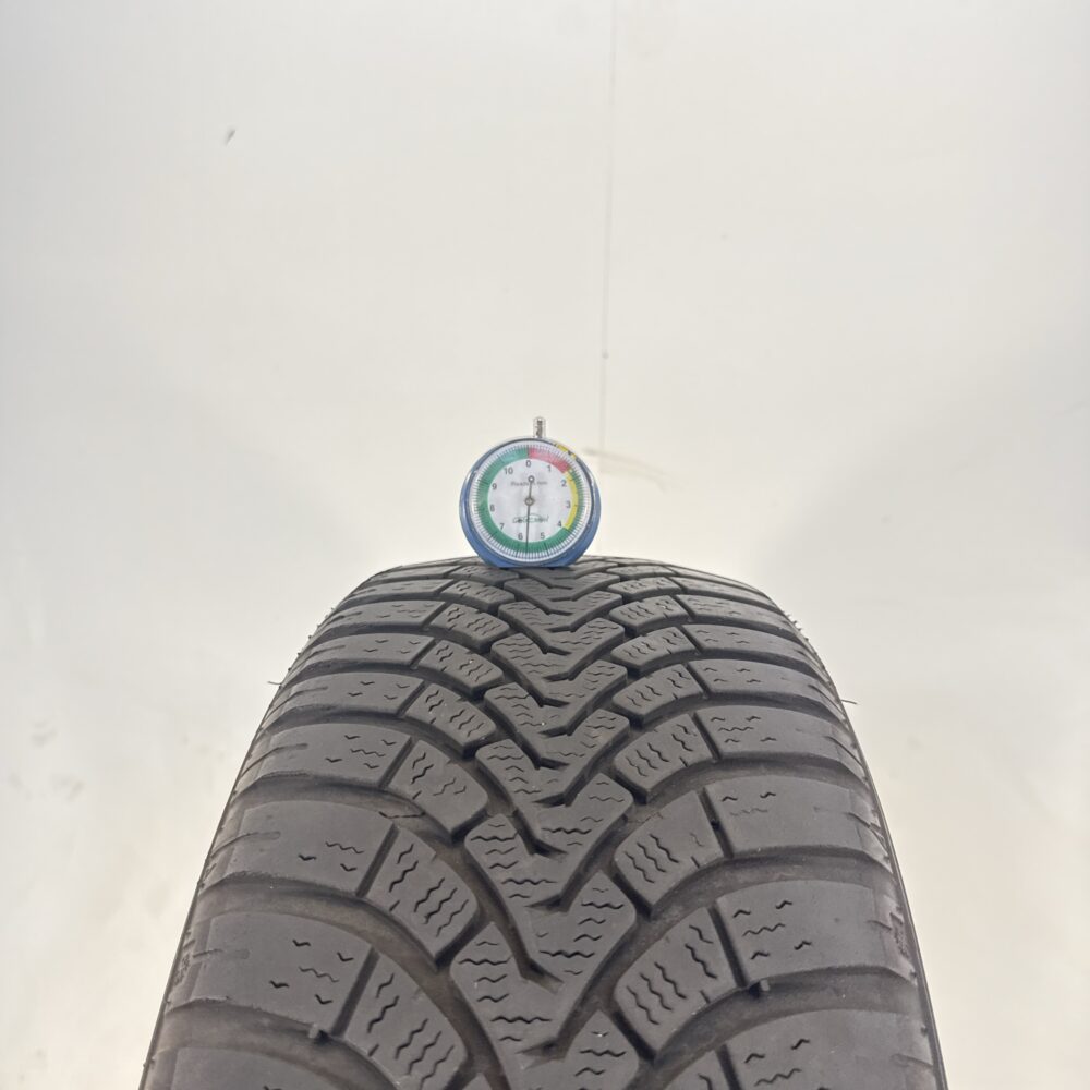 Gomma Usata 185 60 R15 84T Falken Eurowinter HS01 81% Invernale - immagine 2
