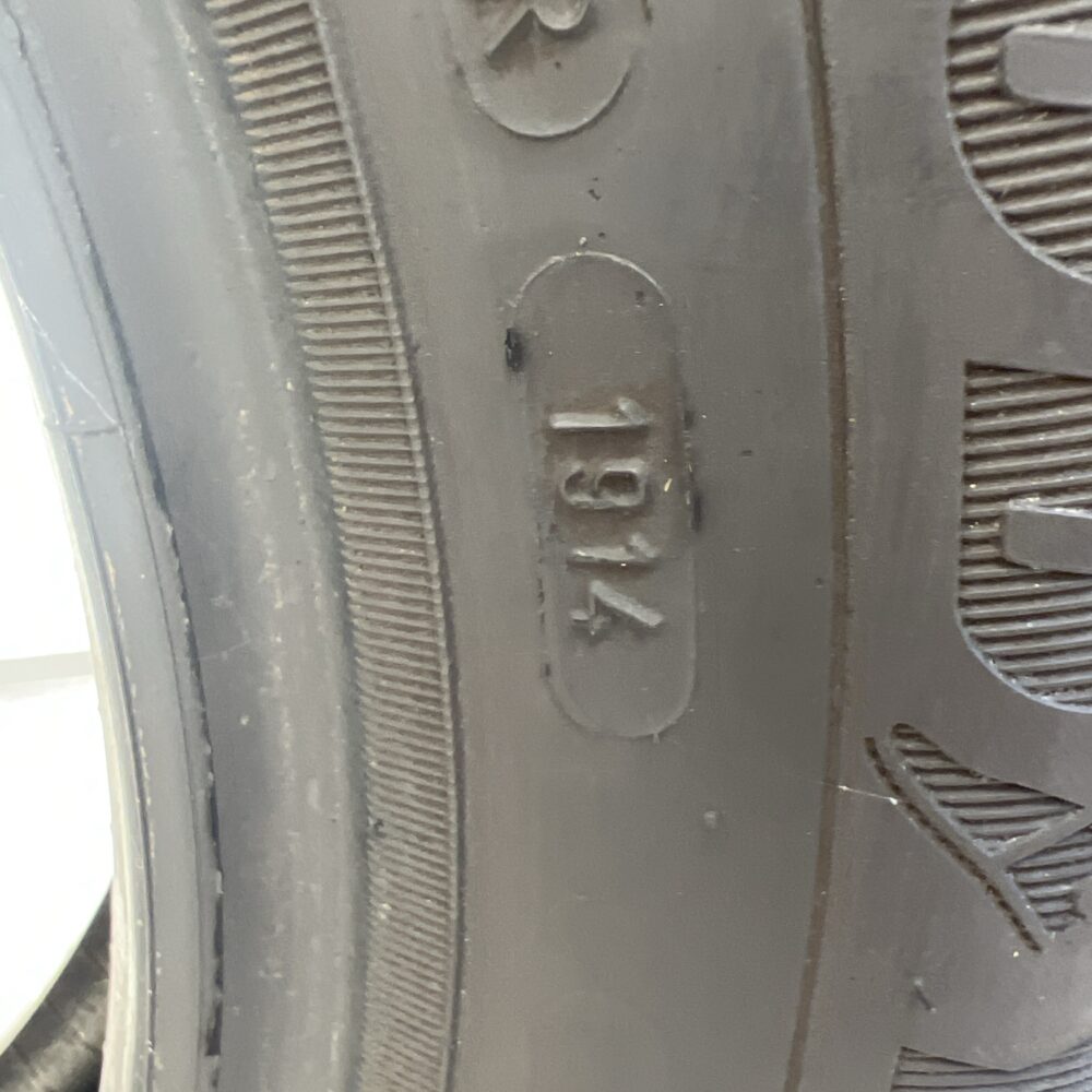 Gomma Usata 175 65 R14 82T Goodyear UltraGrip 9 Invernale - immagine 6