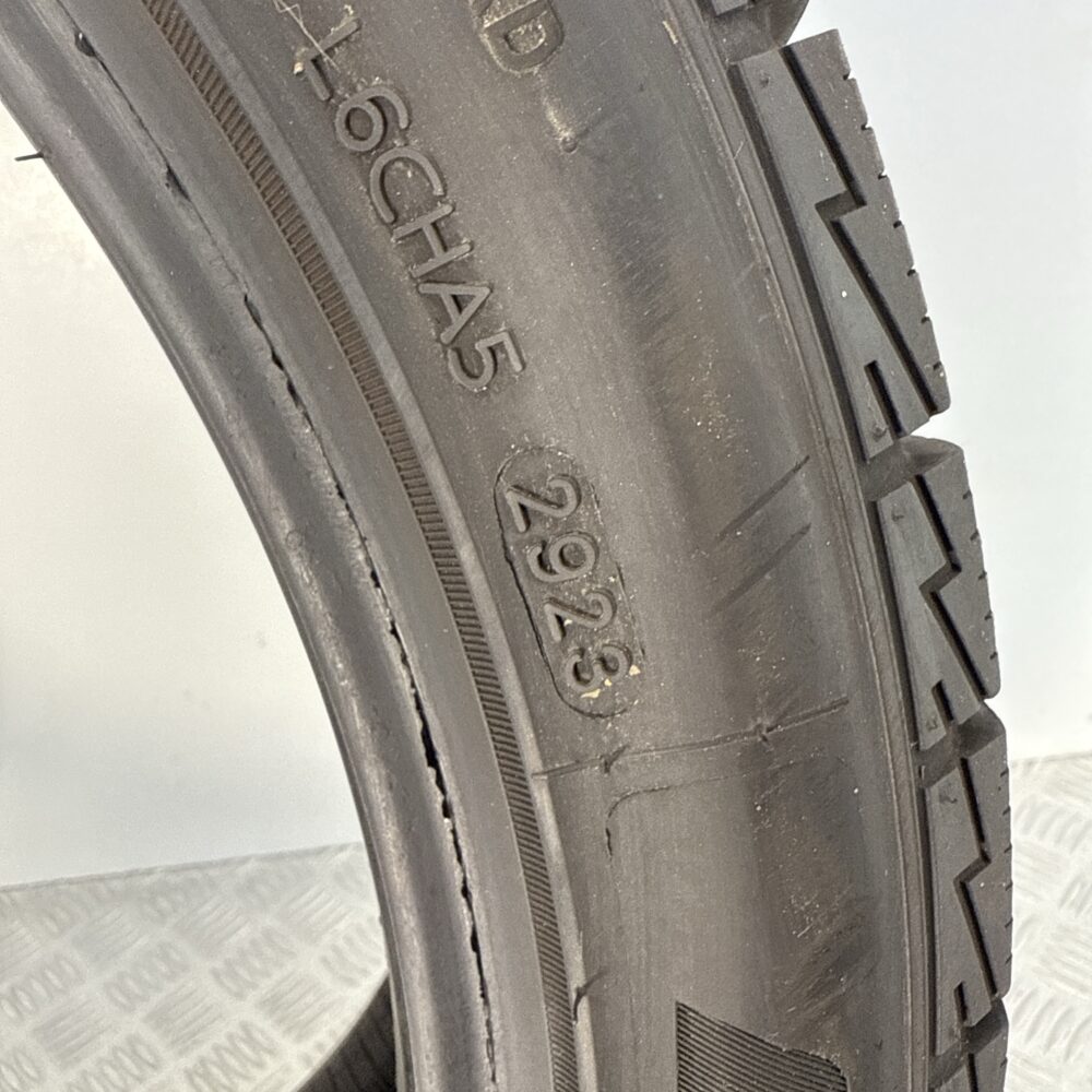 Gomma Usata 235 40 R19 96V XL Fortuna Gowin Uhp 3 Invernale - immagine 10