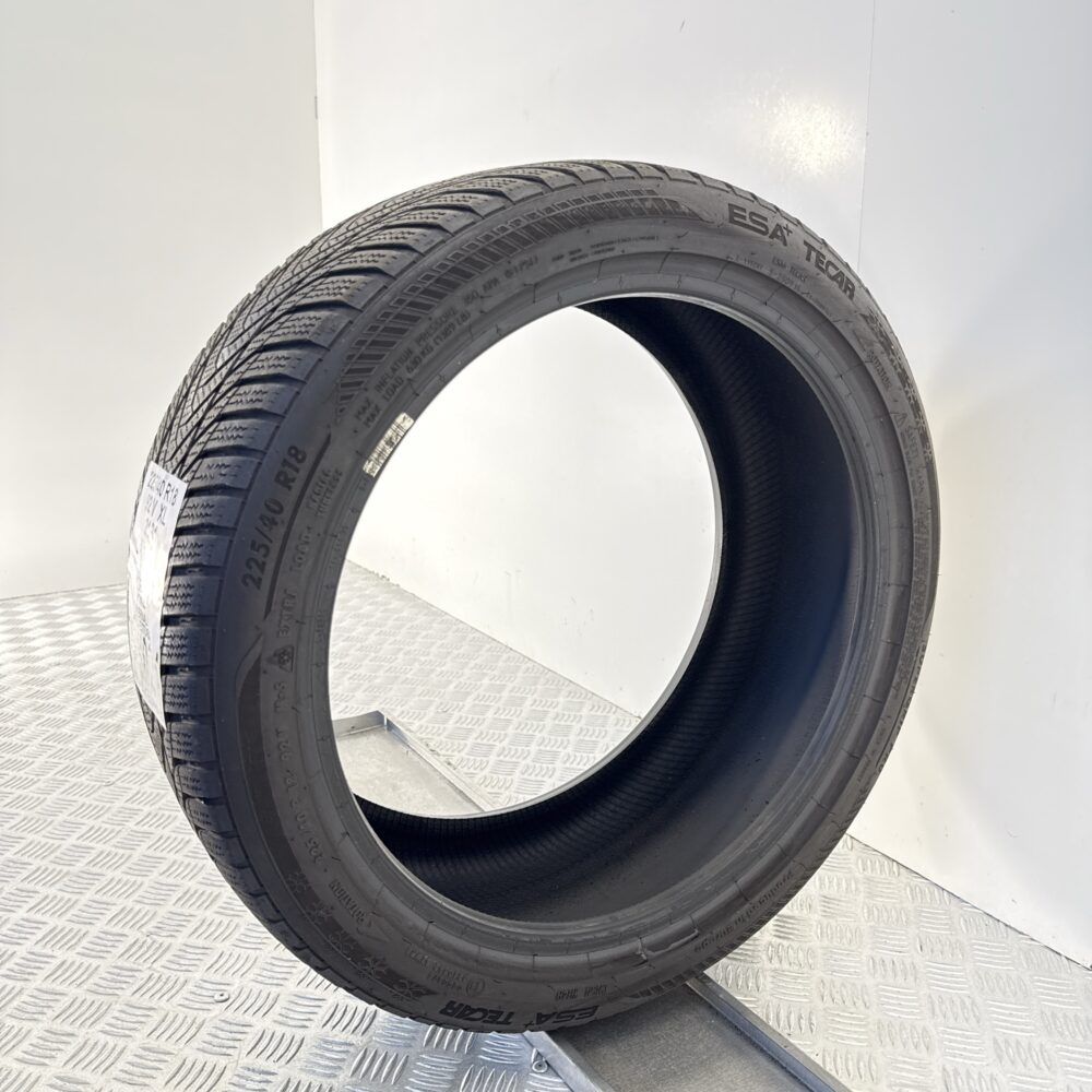 Gomma Usata 225 40 R18 92V XL Esa Tecar Supergrip Pro 83% Invernale - immagine 4