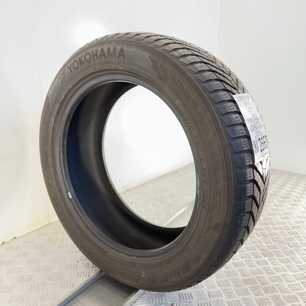 Gomma Usata 215 55 R18 95V Yokohama Bluearth Winter V905 89% Invernale - immagine 5