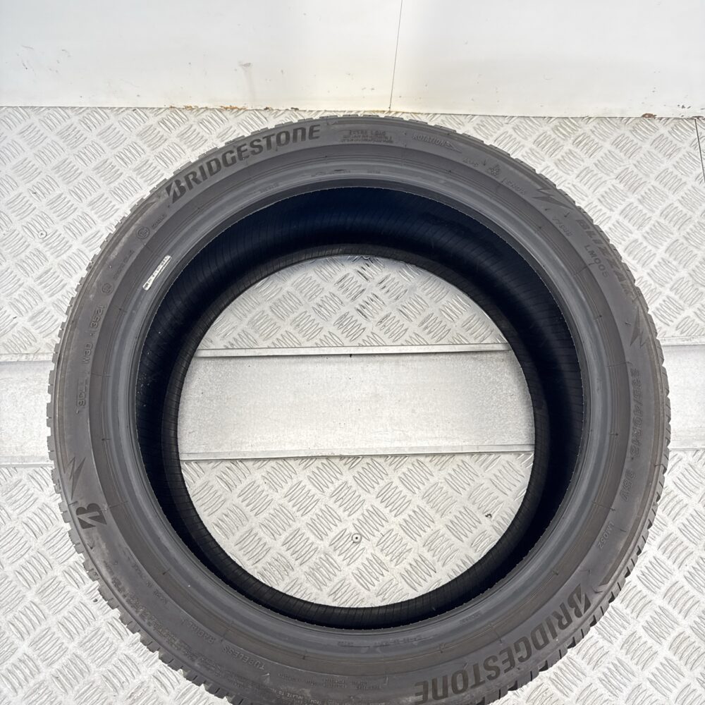 Gomma Usata 235 40 R18 95V Bridgestone Blizzak LM005 86% Invernale - immagine 6