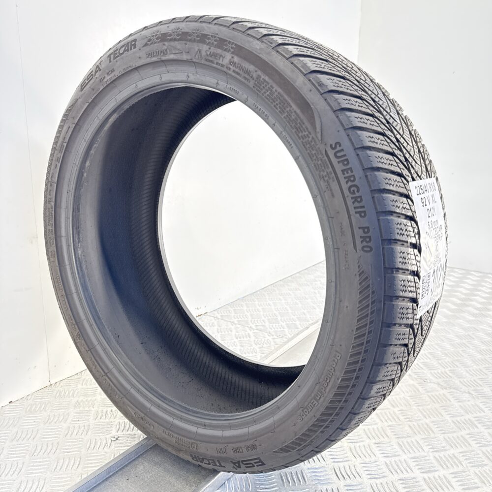 Gomma Usata 225 40 R18 92V XL Esa Tecar Supergrip Pro 83% Invernale - immagine 5