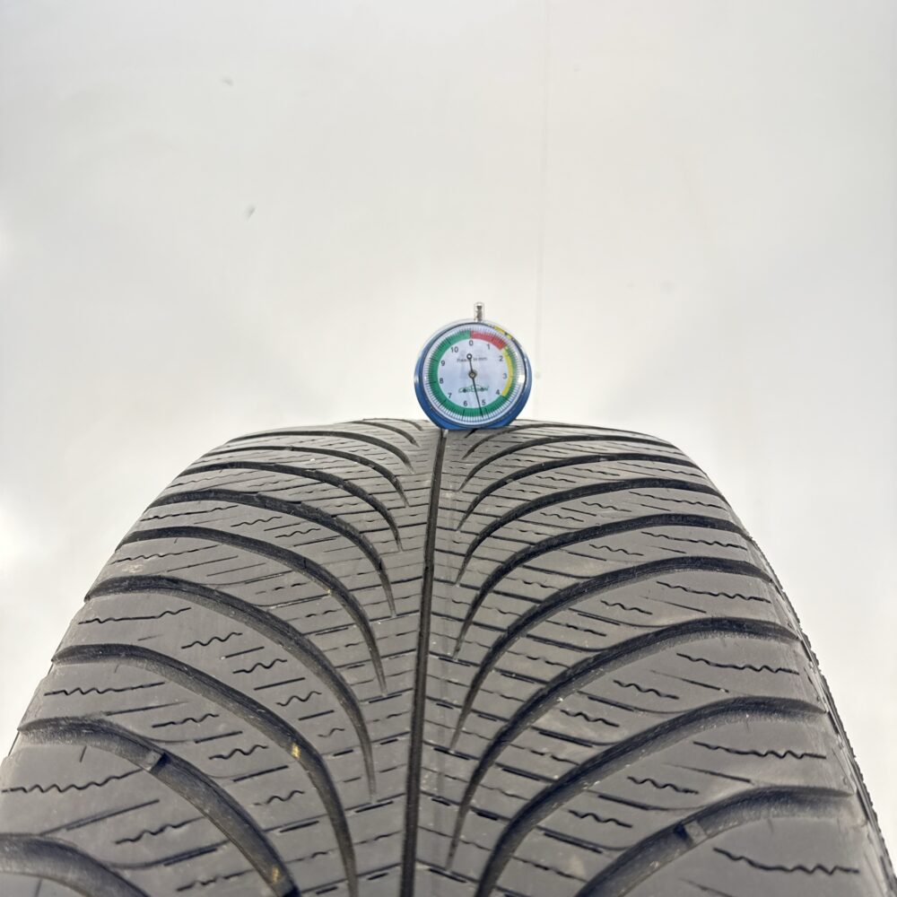 Gomma Usata 235 55 R18 104V Goodyear Vector 4S 74% 4 Stagioni - immagine 2