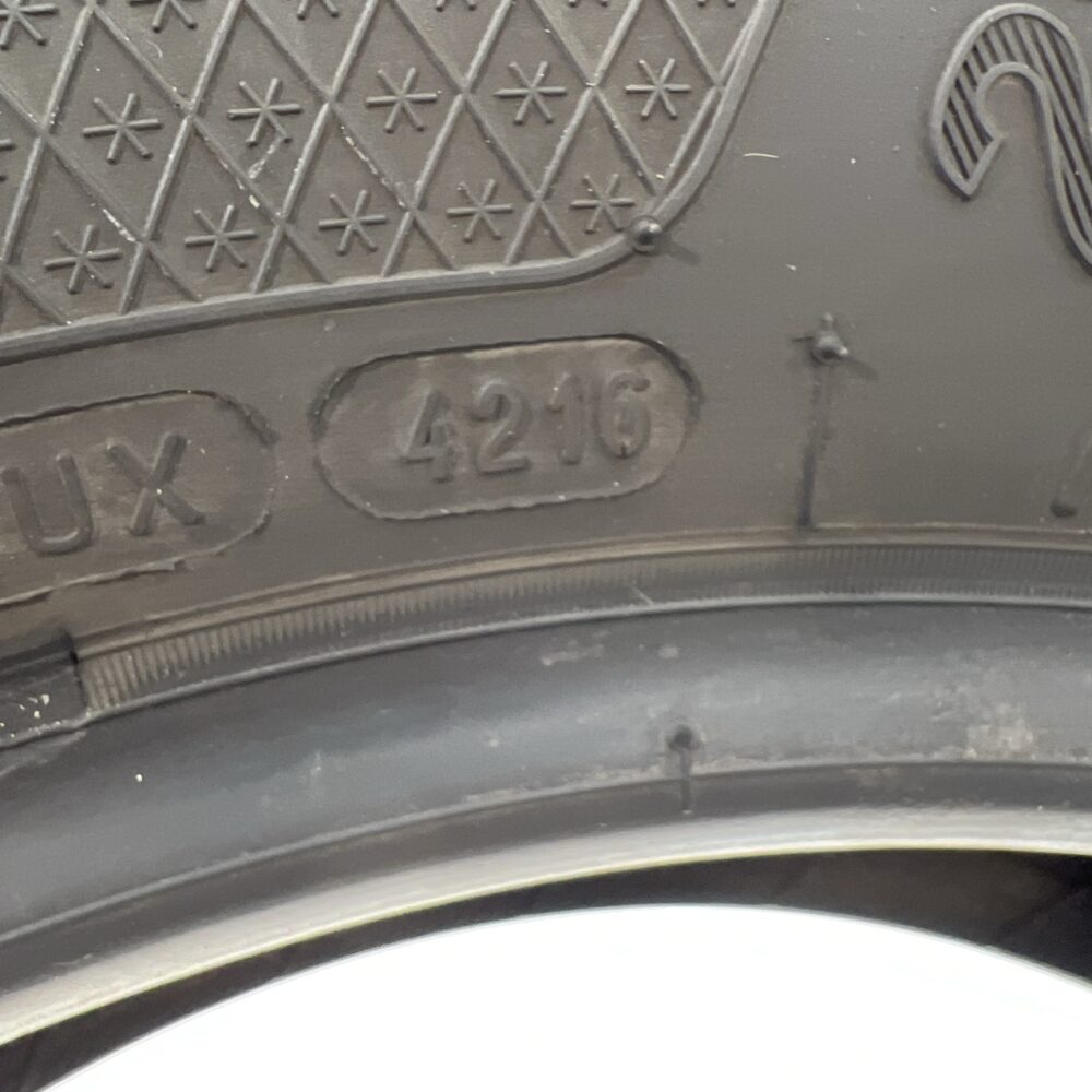 Gomma Usata 215 65 R16 102H XL Kleber Krisalp HP3 71% Invernale - immagine 6