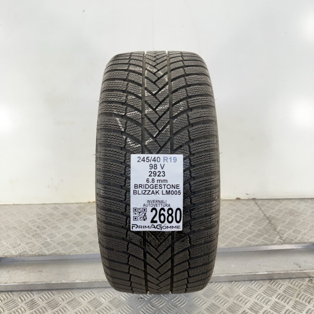 Gomma Usata 245 40 R19 98V Bridgestone Blizzak LM005 97% Invernale
