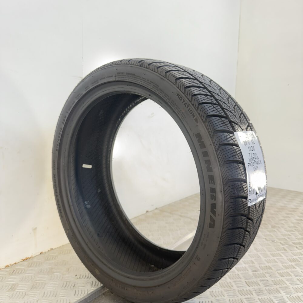 Gomma Usata 215 40 R18 89V XL Minerva Frostrack Uhp 98% Invernale - immagine 5