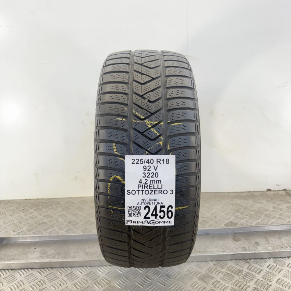 Gomma Usata 225 40 R18 92V Pirelli Sottozero 3 Invernale