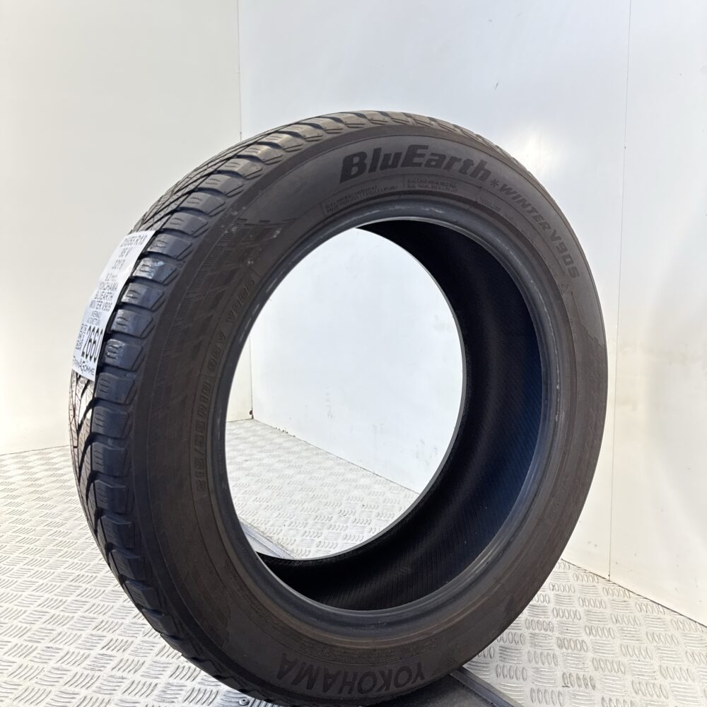 Gomma Usata 215 55 R18 95V Yokohama Bluearth Winter V905 89% Invernale - immagine 4