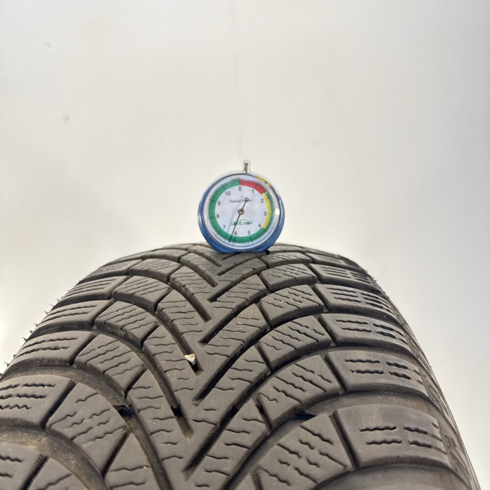 Gomma Usata 215 65 R16 98H Maxxis Premitra Snow WP6 89% Invernale - immagine 2
