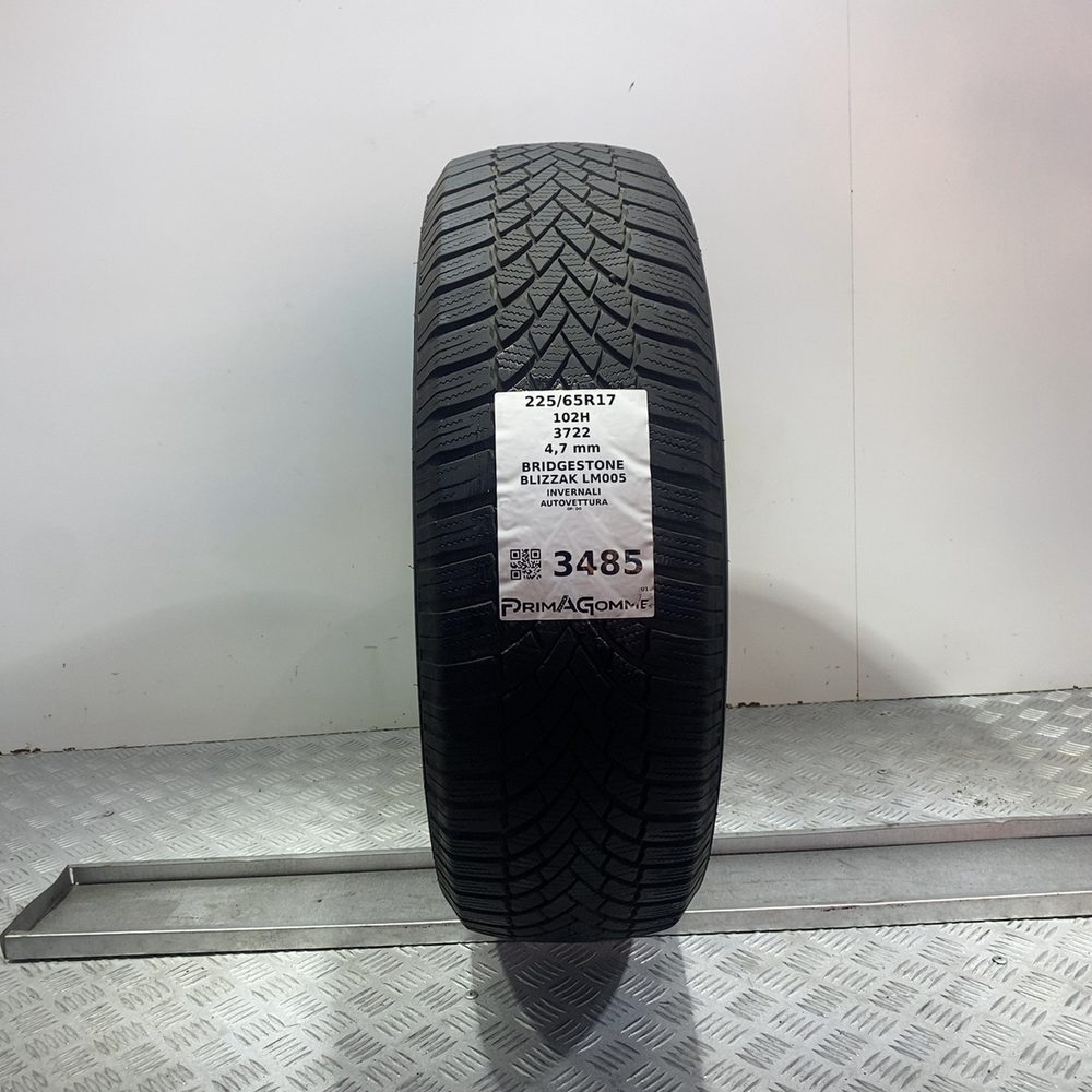 Gomma Usata 225 65 R17 102H Bridgestone Blizzak LM005 Invernale