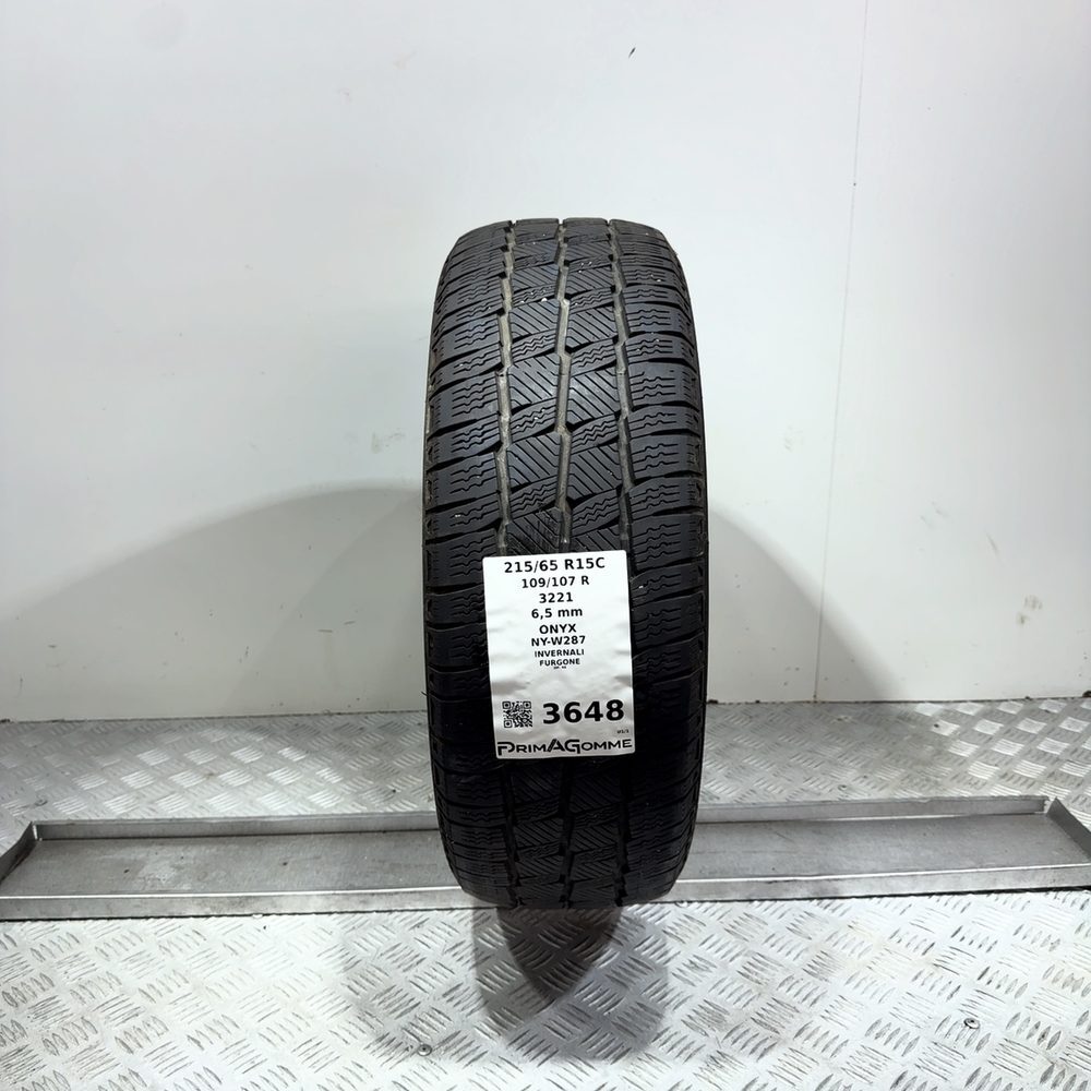 Gomma Usata 215 65 R15C 109/107R Onyx NY-W287 93% Invernale