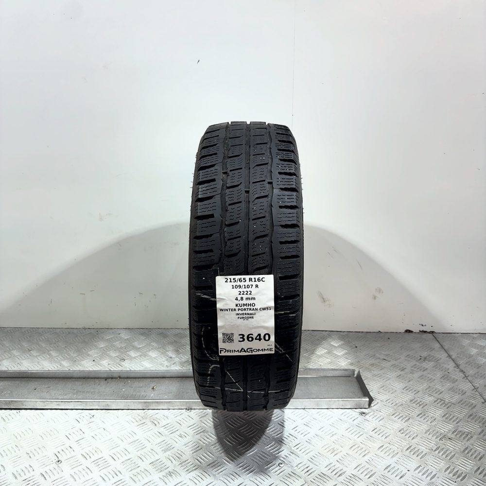 Gomma Usata 215 65 R16C 109/107R Kumho Winter Portran CW51 Invernale