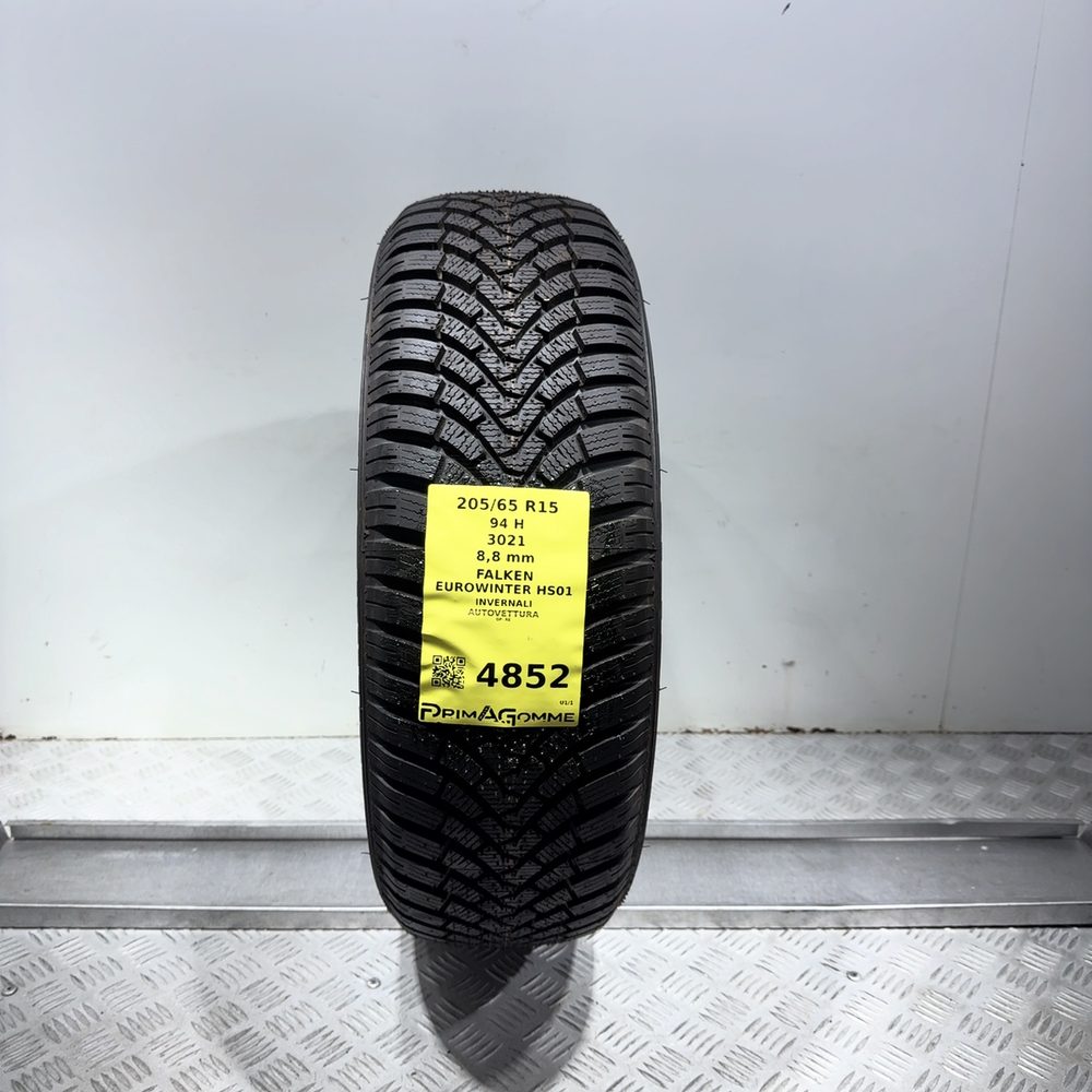 Gomma Usata 205 65 R15 94H Falken Eurowinter HS01 98% Invernale