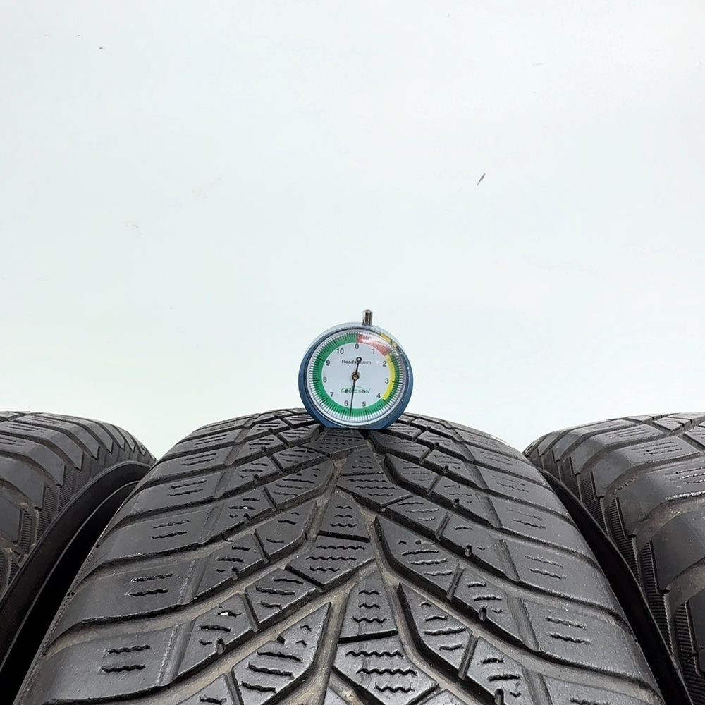 Gomme Usate 215 65 R16 98H Yokohama Bluearth Winter V905 81% Invernali - immagine 2