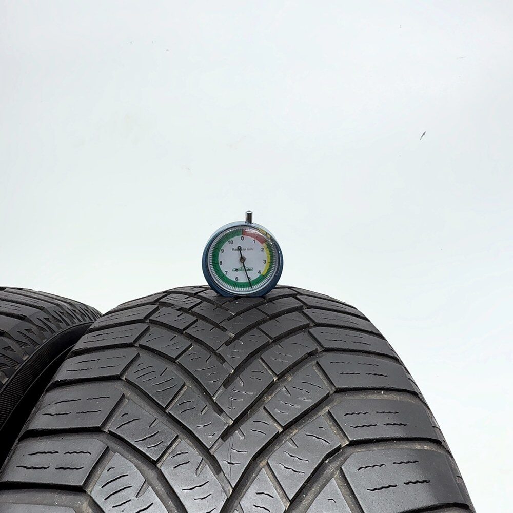 Gomme Usate 215 60 R17 96H Yokohama Bluearth Winter V906 71% Invernali - immagine 2