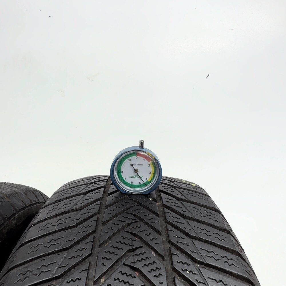 Gomme Usate 215 65 R16 98H Esa+ Tecar Supergrip Pro Invernali - immagine 2