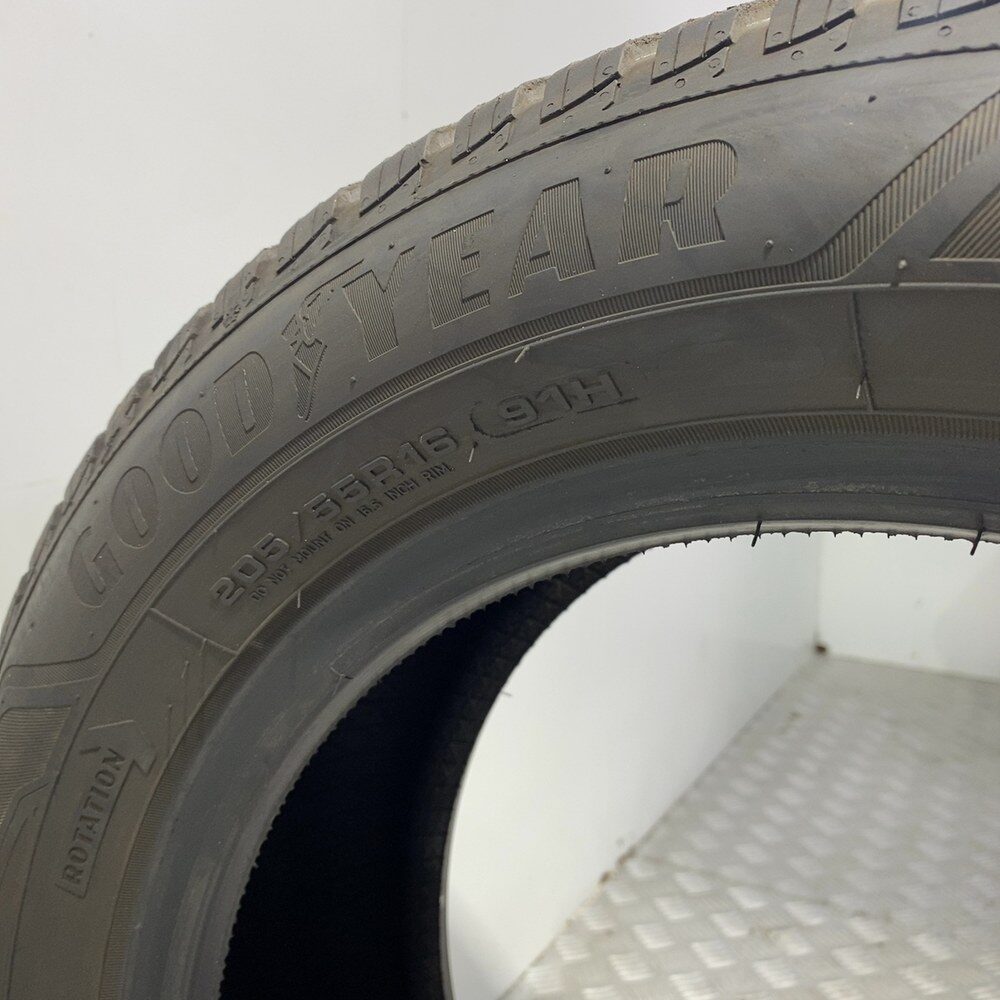 Gomma Usata 205 55 R16 91H Goodyear Ultragrip Invernale - immagine 5