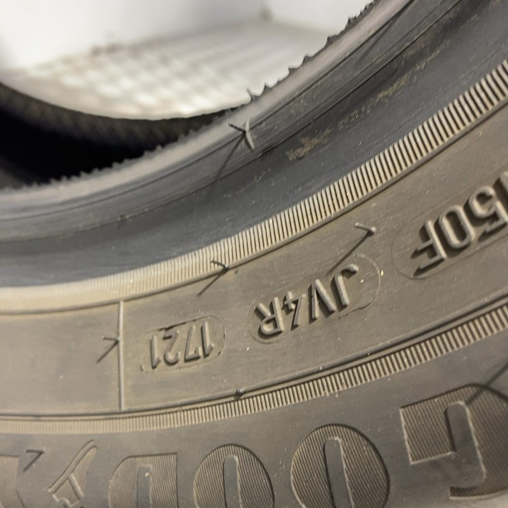 Gomma Usata 205 55 R16 91H Goodyear Ultragrip Invernale - immagine 6