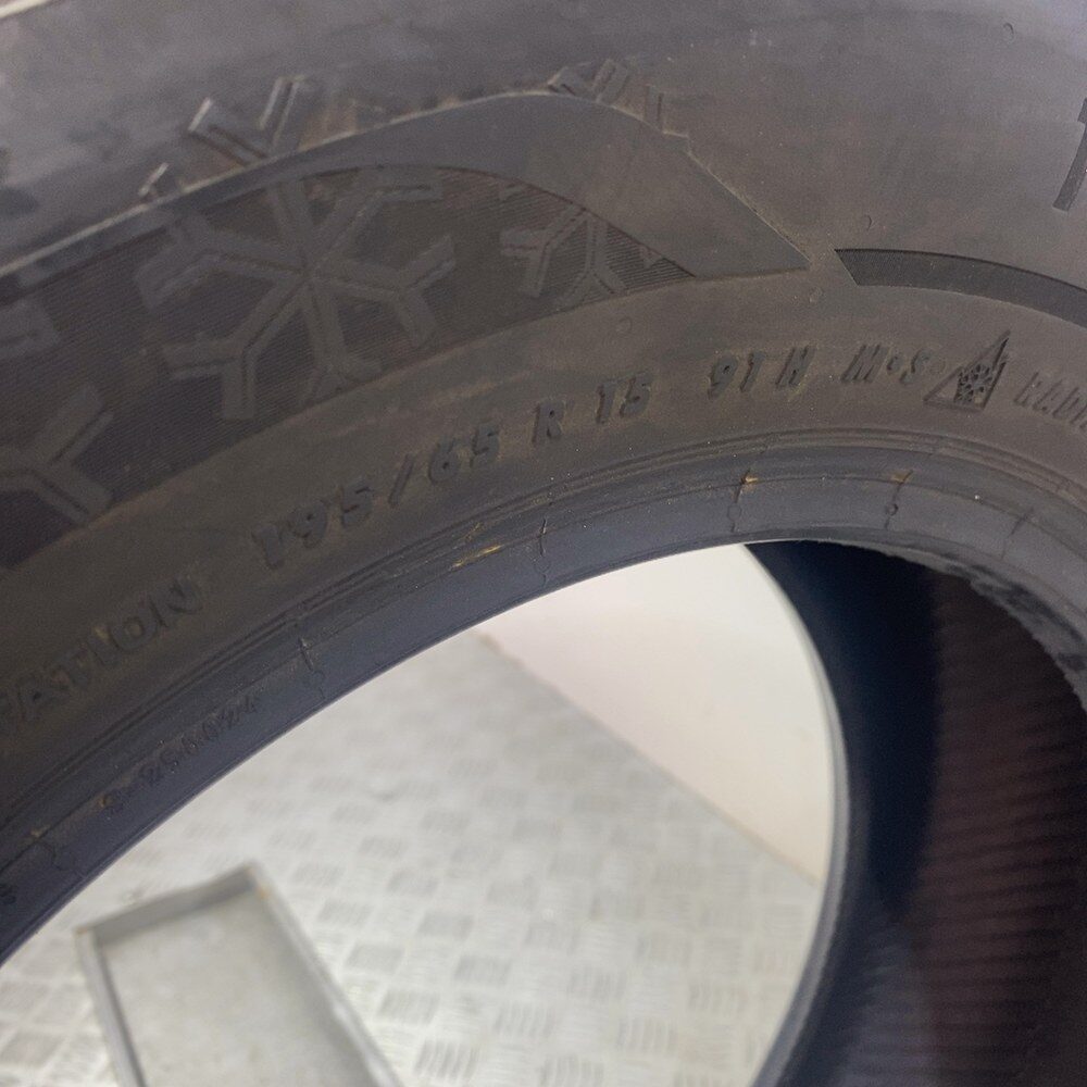 Gomma Usata 195 65 R15 91H Esa+ Tecar Supergrip Pro 98% Invernale - immagine 7