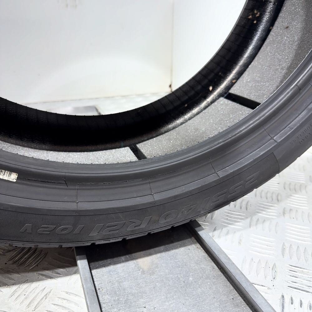 Gomma Usata 255 40 R21 102V XL Pirelli P Zero Estivo - immagine 7
