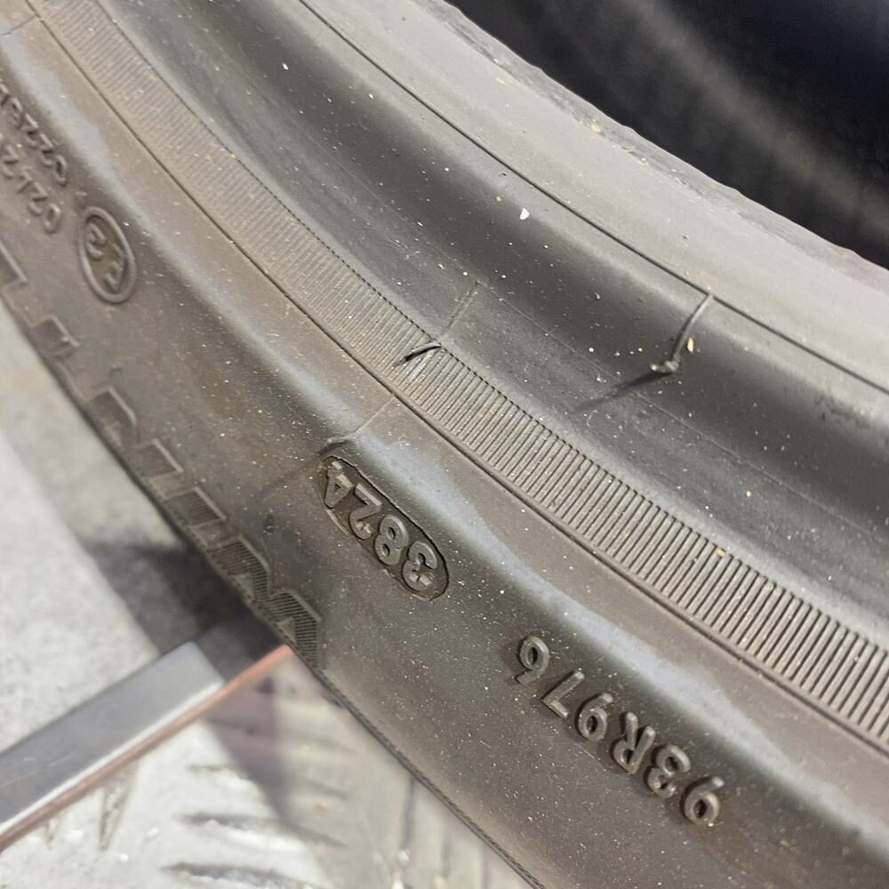 Gomma Usata 245 40 R19 94V Pirelli Sottozero 3 Invernale - immagine 8
