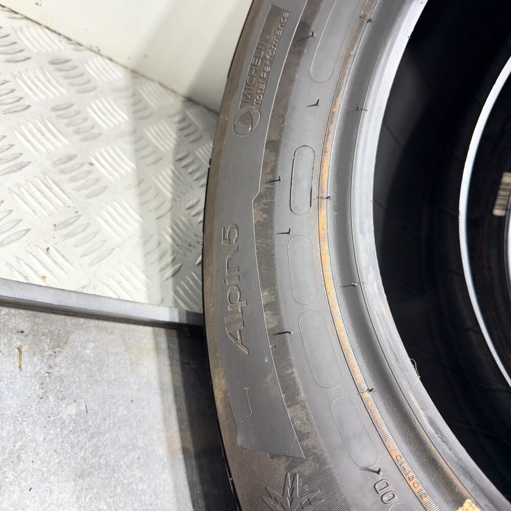 Gomme Usate 215 65 R16 98H Michelin Alpin 5 86% Invernali - immagine 9