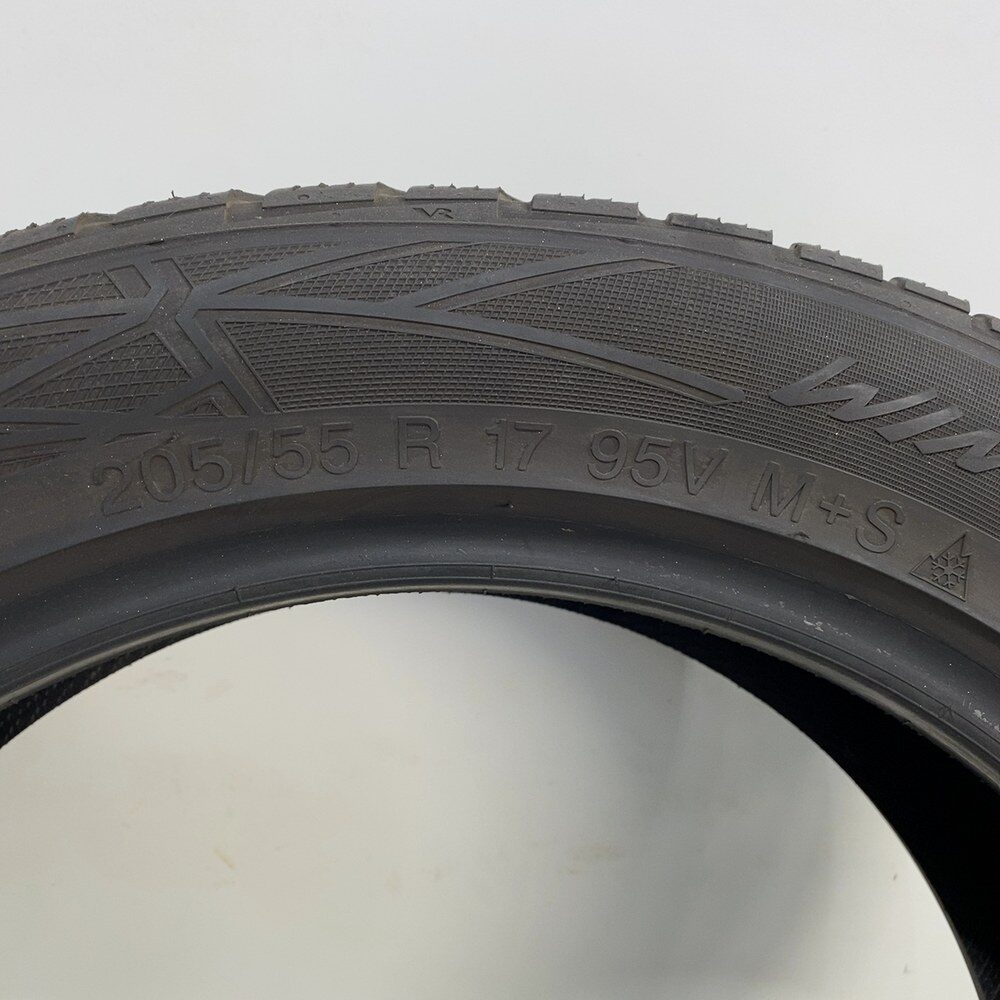 Gomma Usata 205 55 R17 95V XL Vredestein Wintrac Pro Invernale - immagine 9