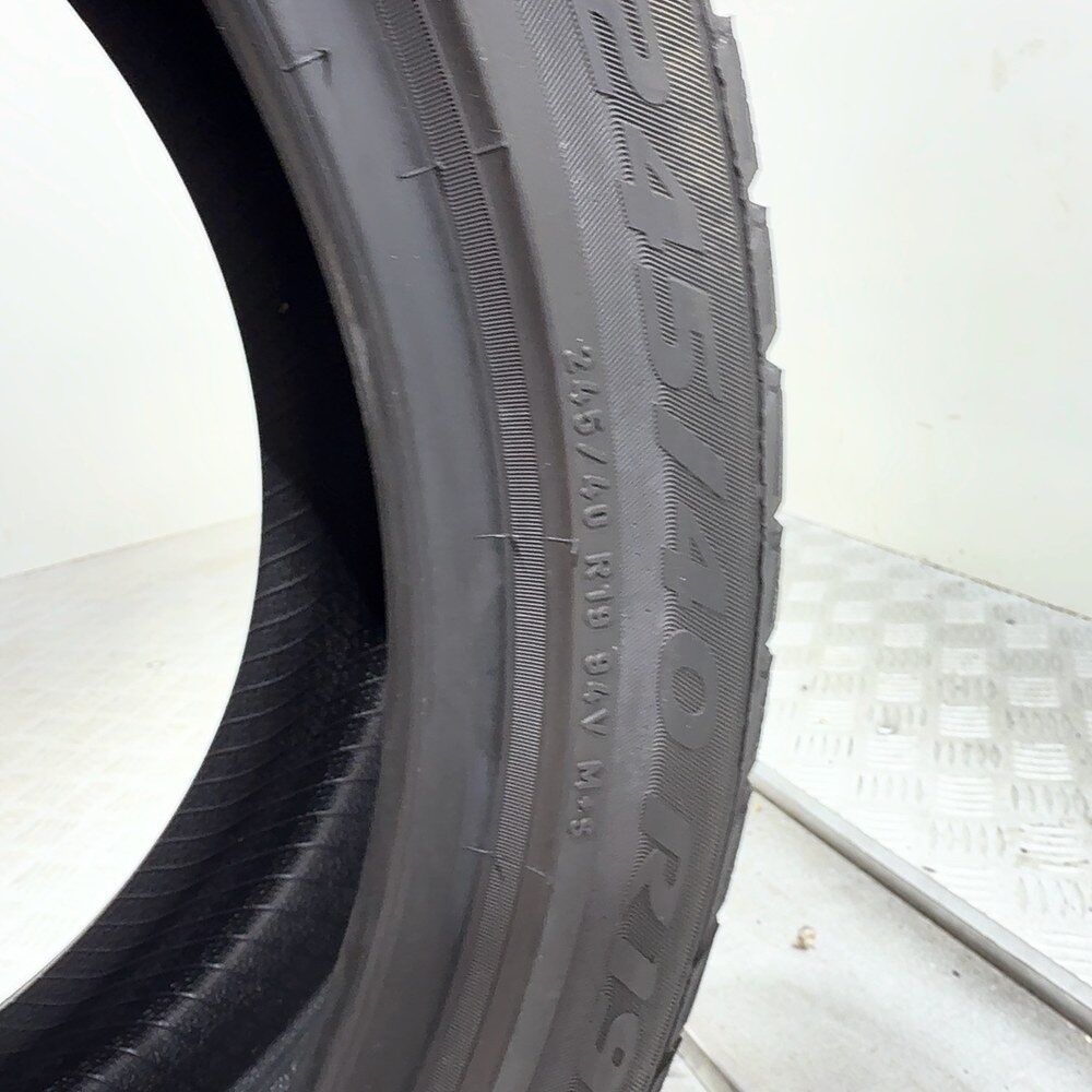 Gomma Usata 245 40 R19 94V Pirelli Winter Sottozero 3 Invernale - immagine 9