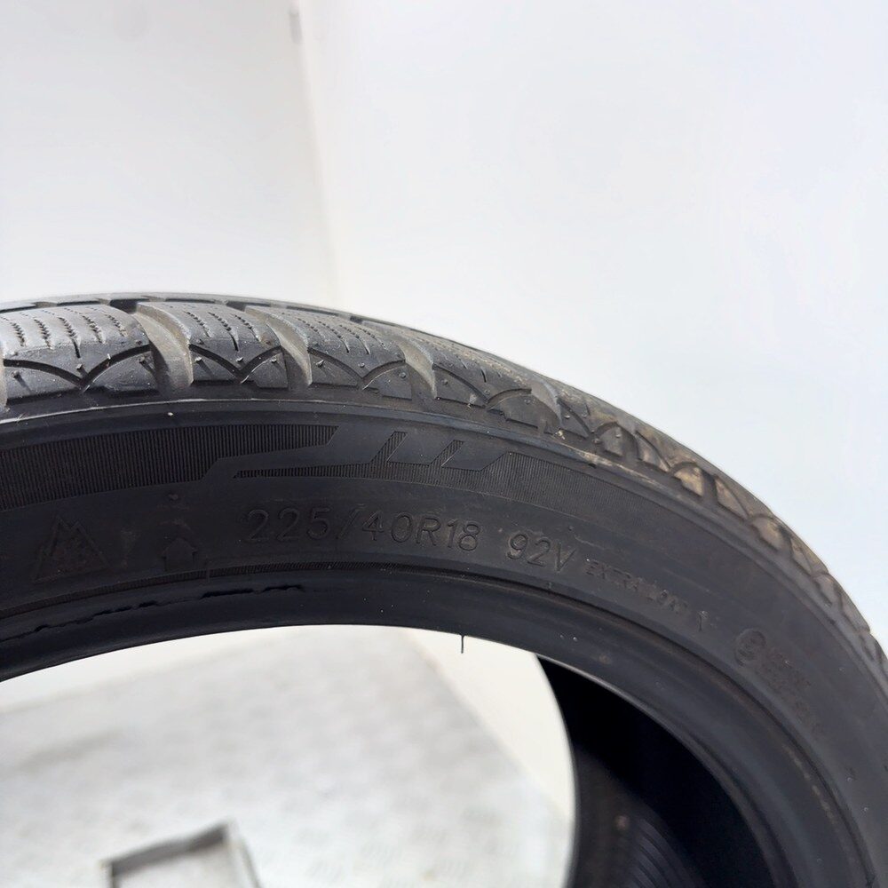 Gomma Usata 225 40 R18 92V XL Momo North Pole W-2 80% Invernale - immagine 9