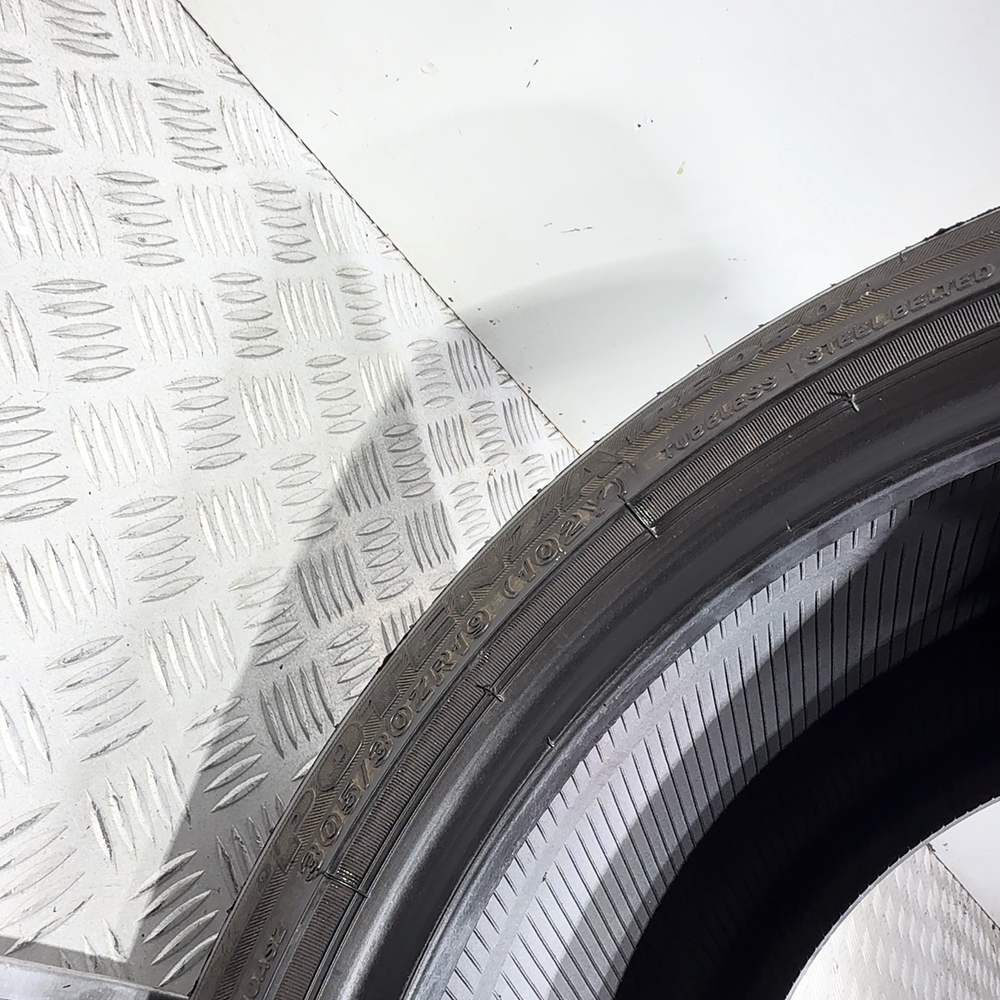 Gomma Usata 305 30 ZR19 102Y XL Bridgestone Potenza RE050A 73% Estivo - immagine 9