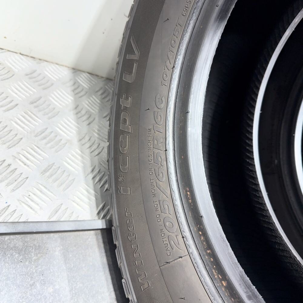 Gomme Usate 205 65 R16C 107/105T Hankook Winter I*Cept LV Invernali - immagine 9