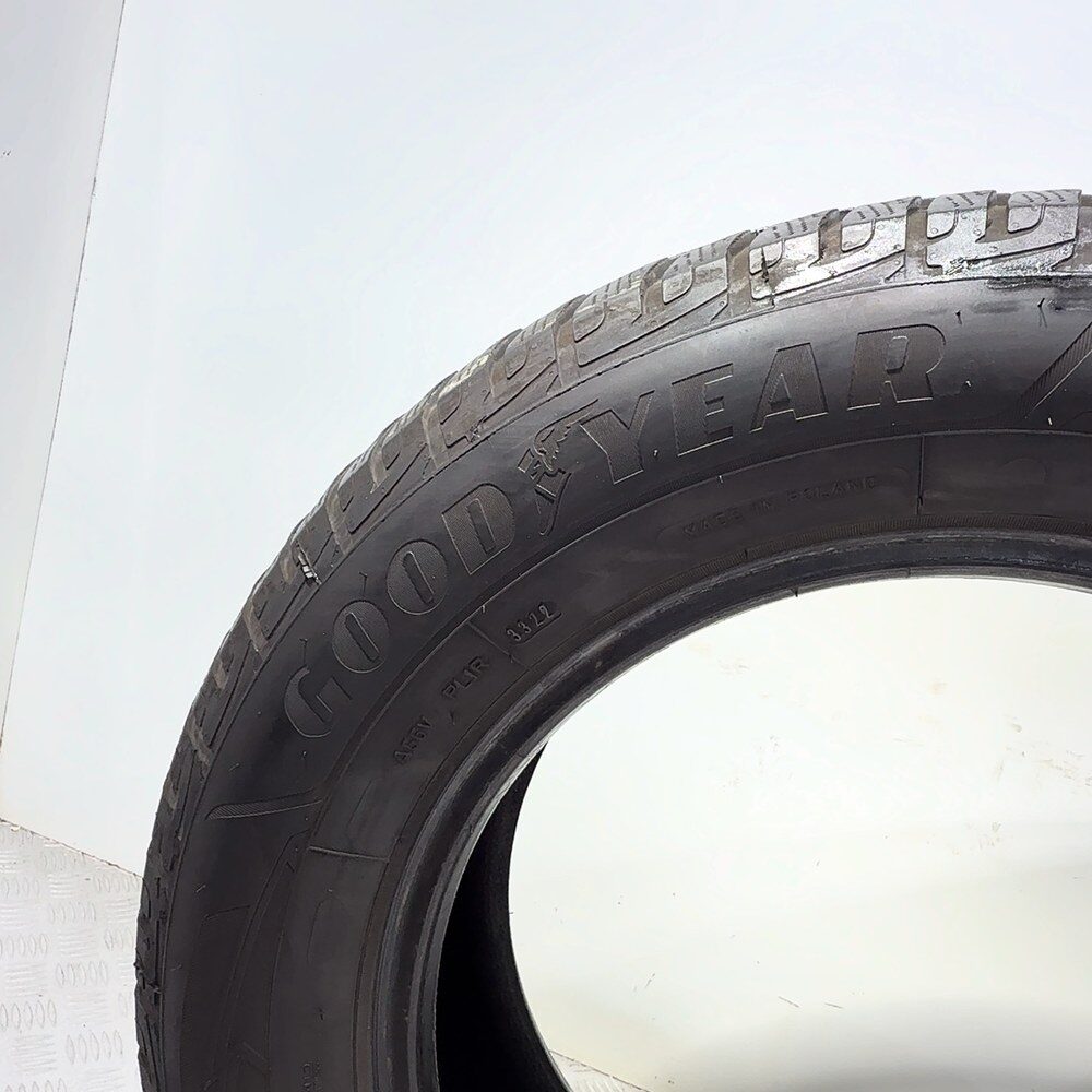 Gomme Usate 215 65 R16 98H Goodyear Ultragrip Performance+ 79% Invernali - immagine 9