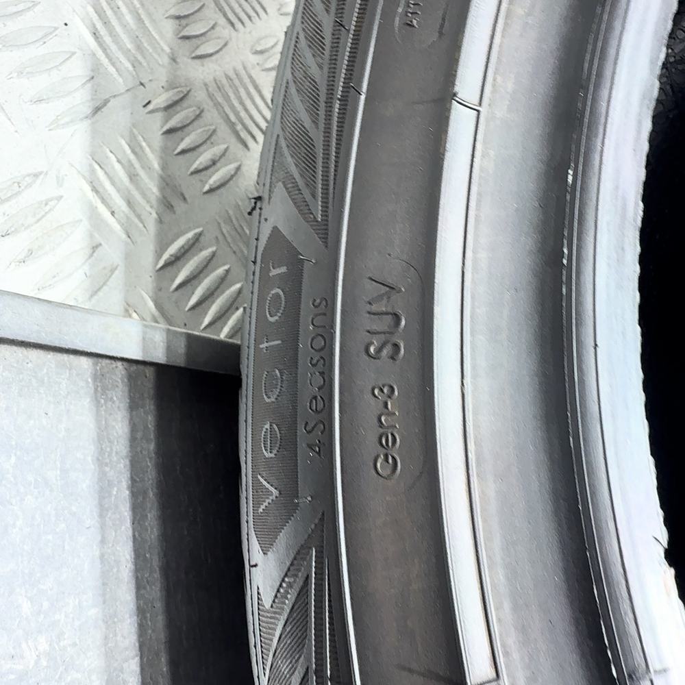 Gomma Usata 255 45 R19 XL 104W Goodyear Vector 4Seasons Gen-3 SUV 98% 4 Stagioni - immagine 9