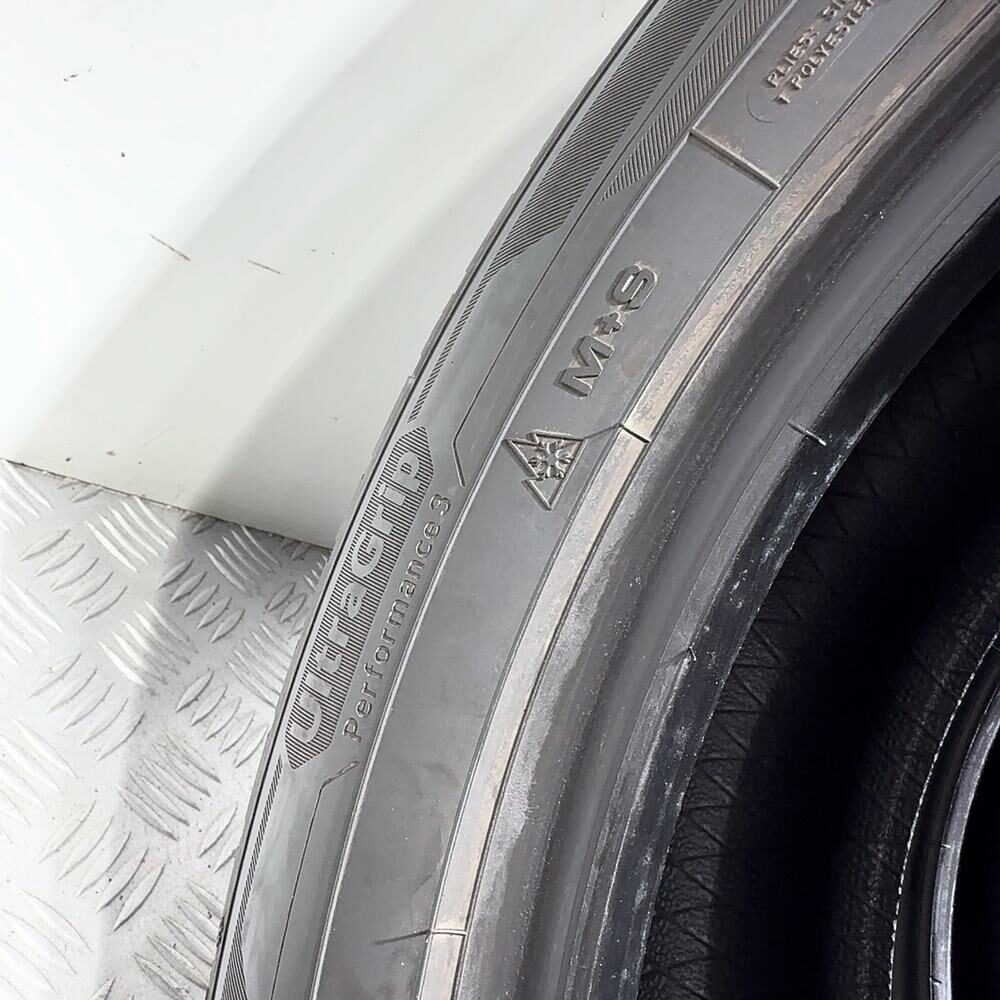 Gomme Usate 235 50 R19 103V XL Goodyear Ultragrip Performance 3 93% Invernali - immagine 10