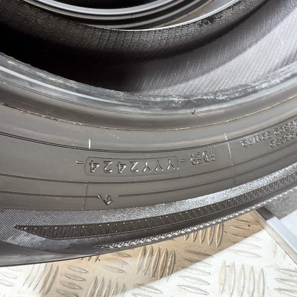 Gomme Usate 215 60 R17 96H Yokohama Bluearth*Winter V905 SUV 83% Invernali - immagine 11