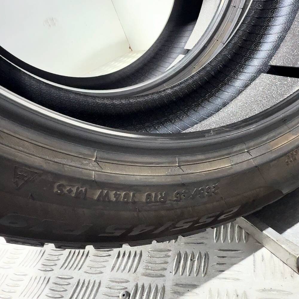 Gomme Usate 255 45 R19 104W XL Pirelli Sottozero 3 79% Invernali - immagine 11
