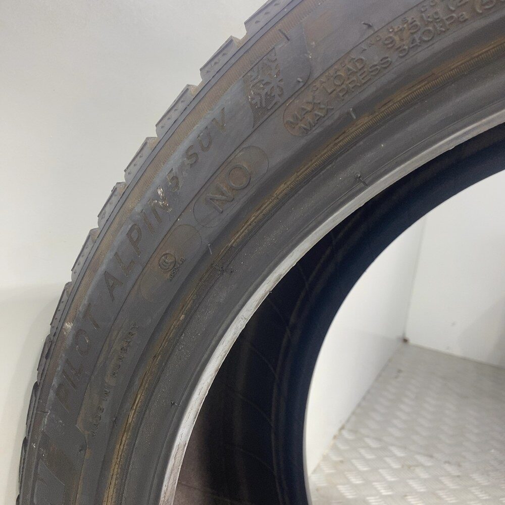 Gomma Usata 275 40 R21 107V XL Michelin Pilot Alpin 5 98% Invernale - immagine 11