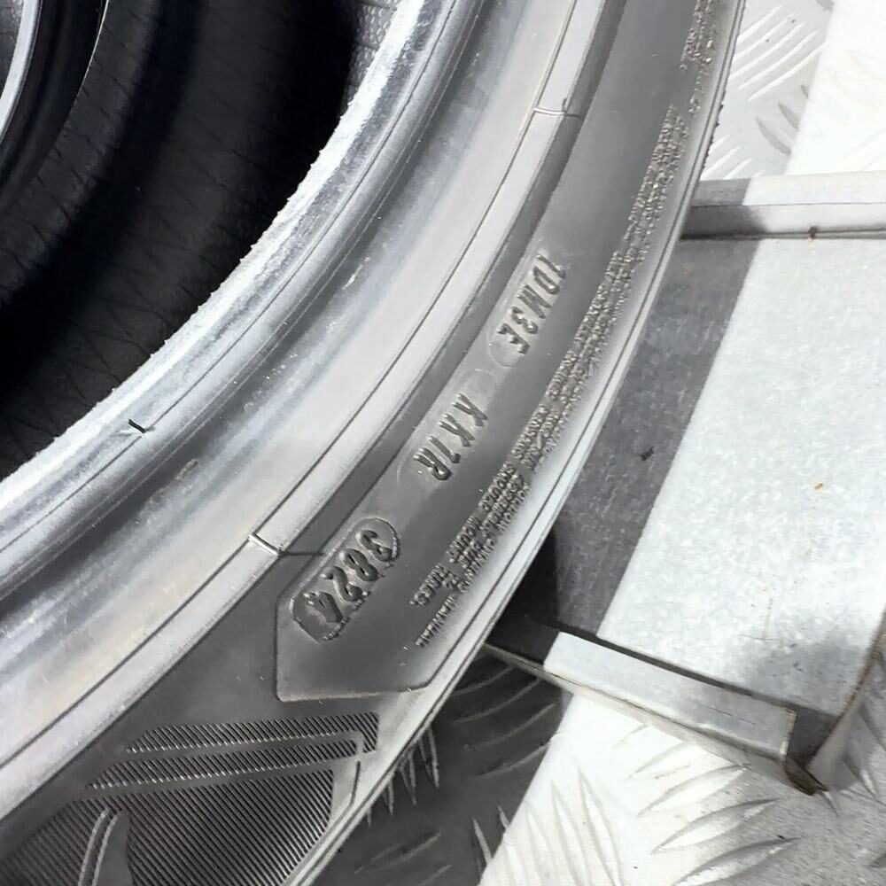 Gomme Usate 255 45 R19 104V XL Goodyear Ultragrip Performance 3 77% Invernali - immagine 11