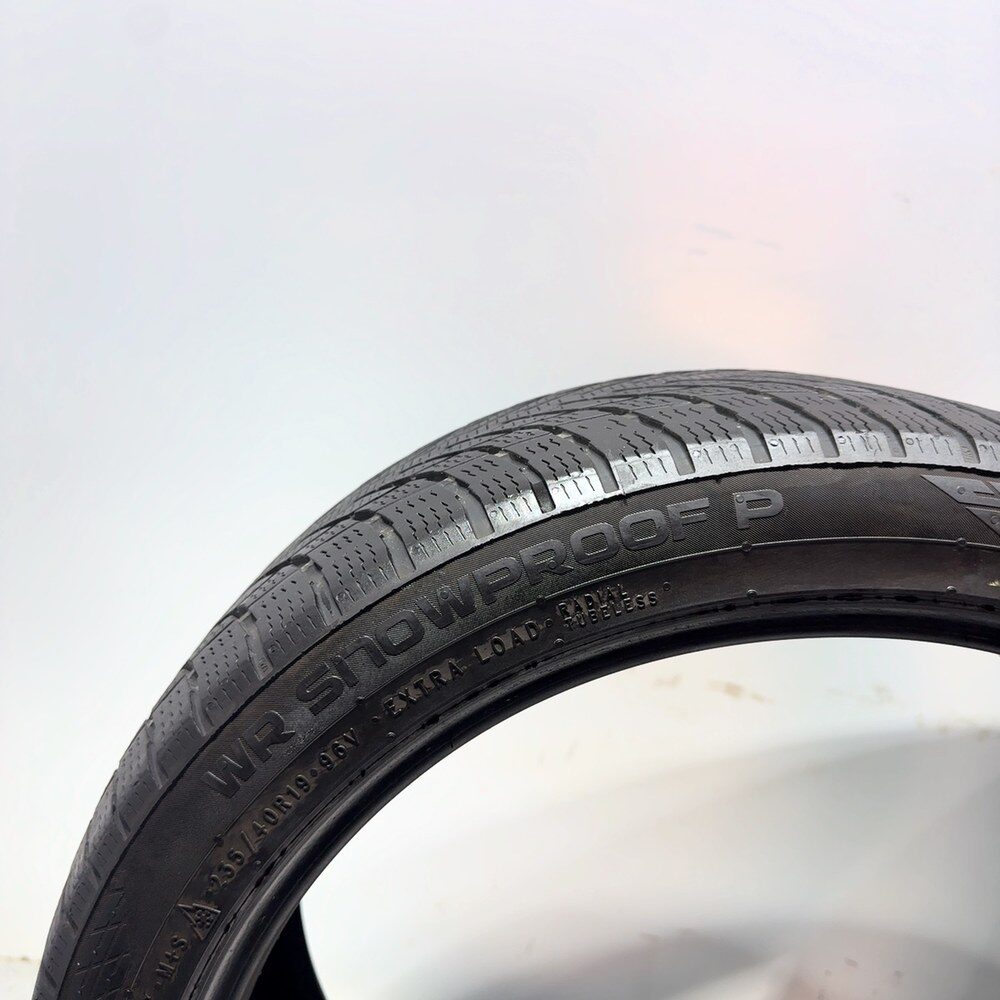 Gomme Usate 235 40 R19 96V XL Nokian Tyres WR Snowproof P 83% Invernali - immagine 15