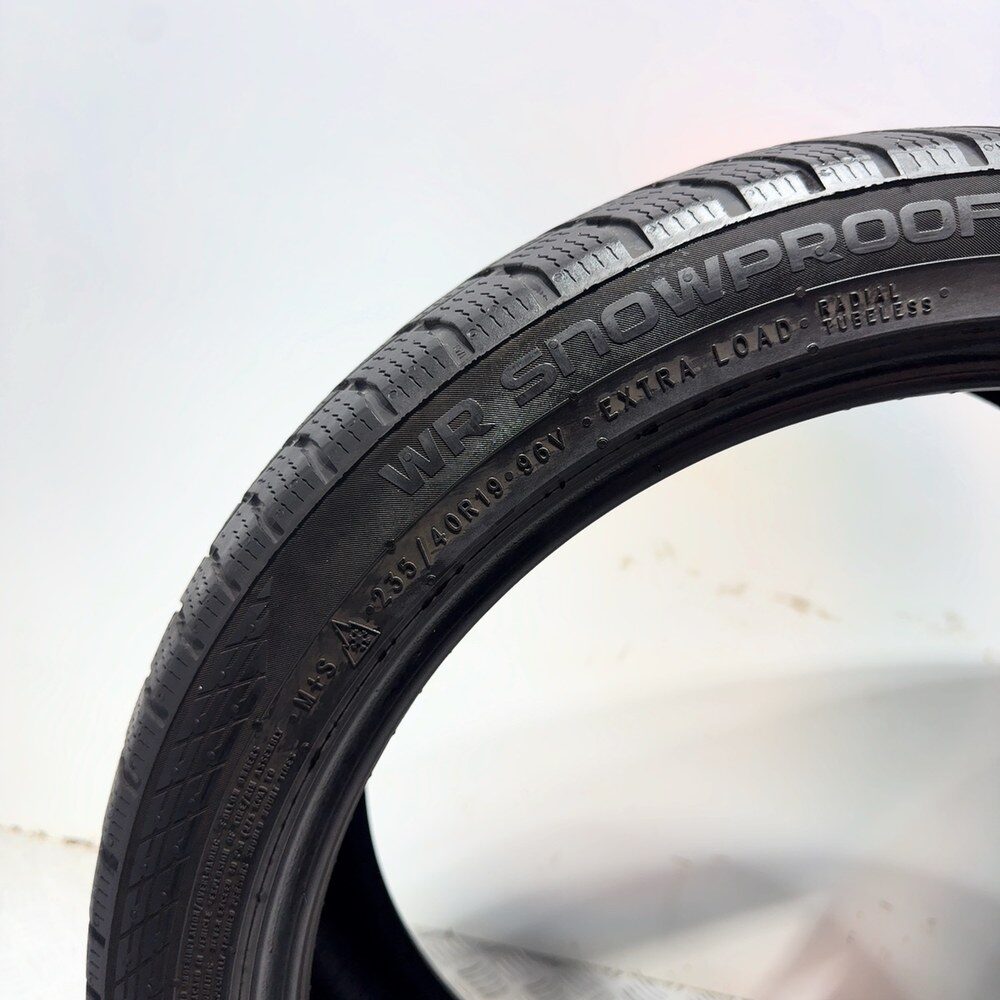 Gomme Usate 235 40 R19 96V XL Nokian Tyres WR Snowproof P 83% Invernali - immagine 16
